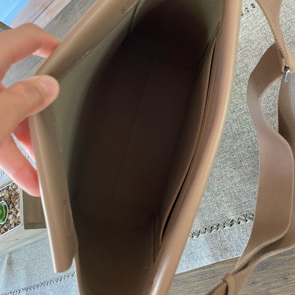 🚫SOLD 03/22🚫 EVERLANE Form Bag- Desert Sand - Picture 10 of 12